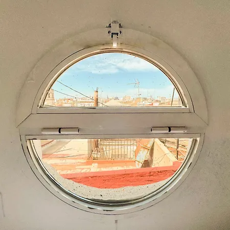 Lägenhet Atico Con Terraza Cerca De La Plaza De La Virgen