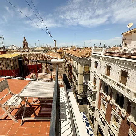 Lägenhet Atico Con Terraza Cerca De La Plaza De La Virgen