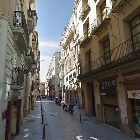 Atico Con Terraza Cerca De La Plaza De La Virgen Apartament *